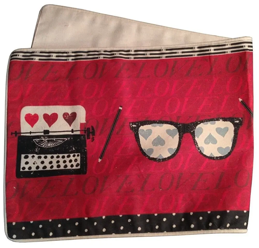 Manual Woodworkers Retro Hearts Table Runner Valentine Red Black Ivory 13x36